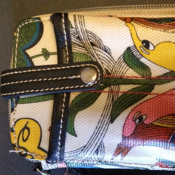 GUC. Sakroots wristlet/wallet. - Picture 3 of 12